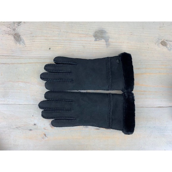UGG black SHEEPSKIN EXPOSED SLIM TECH GLOVES WOMENS LARGE NWT - Picture 4 of 12